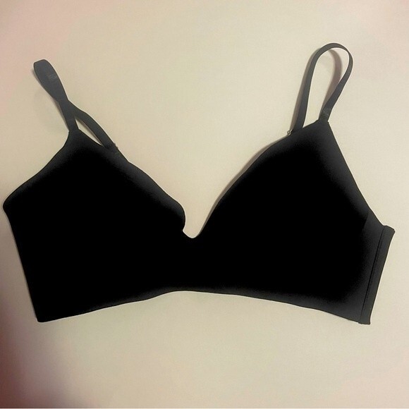 Womens Vince Camuto Black Wire-Free Spacer Bra Size 38C - Picture 1 of 3